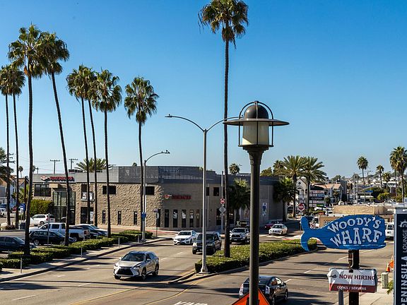 3rd image of 2280 Newport Blvd #202