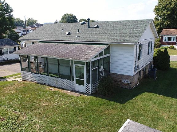 3rd image of 548 Mansfield Ave