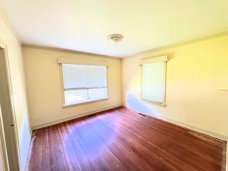 45687 Spadina Ave — Photo 5