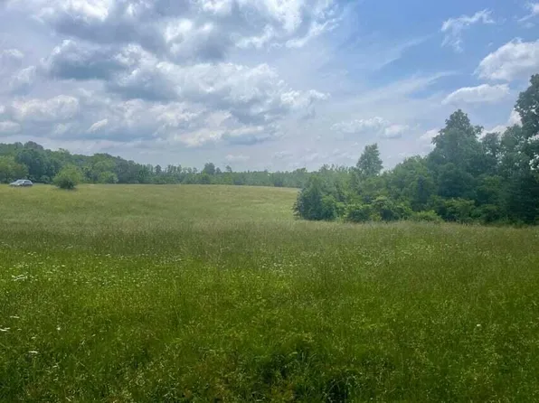 579 Crystal Falls Dr, Pikeville, TN 37367