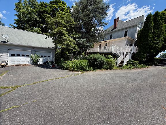 5th image of 2320 Rockspring Rd
