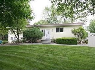846 Barberry Rd, Yorktown Heights, NY 10598