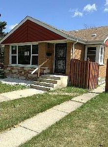 1st image of 709 E 155th Pl