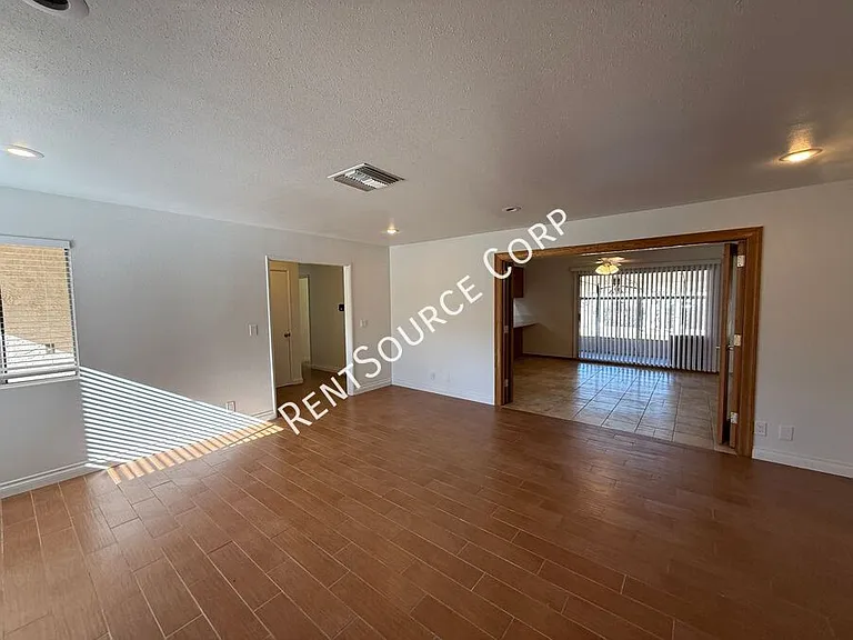 4827 W Avenue L6 — Photo 13