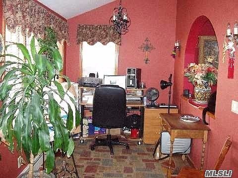 4th image of 2941 Davis St