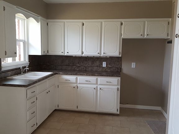 5th image of 8517 NE 28th St