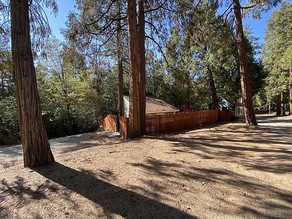 3rd image of 54760 Fern Dr