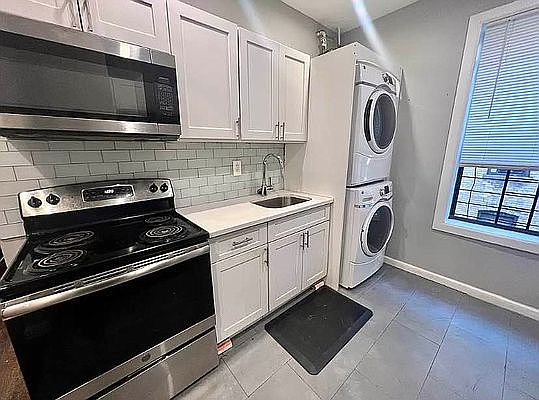 1st image of 2290 Andrews Ave N #3E
