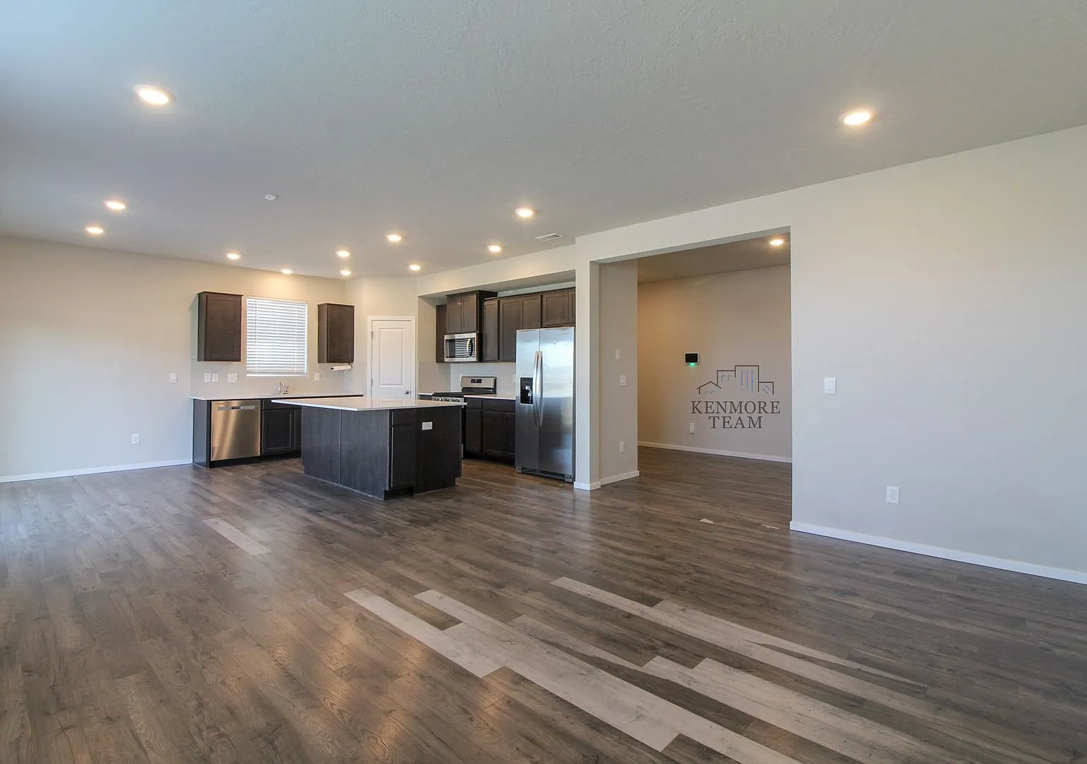 5 Bed, 2.5 Bath Home in West Richland — Photo 4