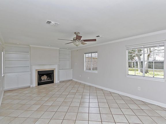 2nd image of 455 Cove Dr