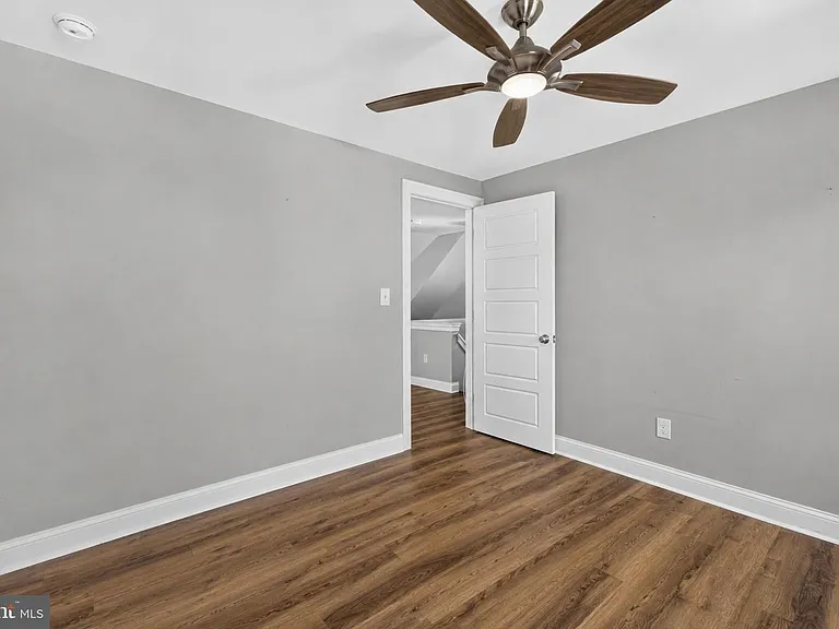 21 E Redman Ave — Photo 67