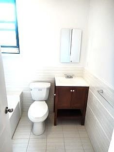 2nd image of 293 Stuyvesant Ave APT 4R