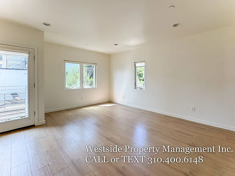 6546-6548 1/2 La Mirada Ave — Photo 9