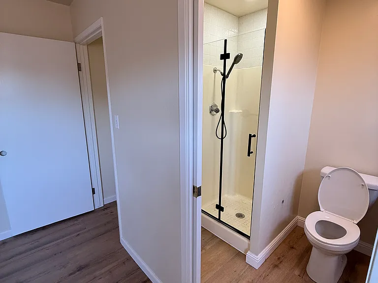 553 Waite Ave — Photo 3