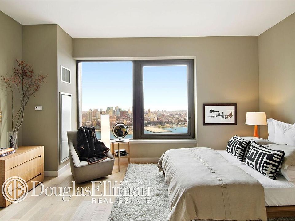 1st image of 75 Wall St APT 37R