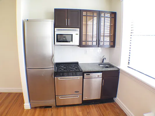 Rented by Glasser Realty LLC | media 11