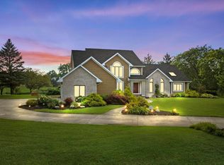 3024 Emerald Lake Dr, Fort Wayne, IN 46804