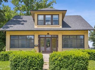 909 Elm St, Grinnell, IA 50112