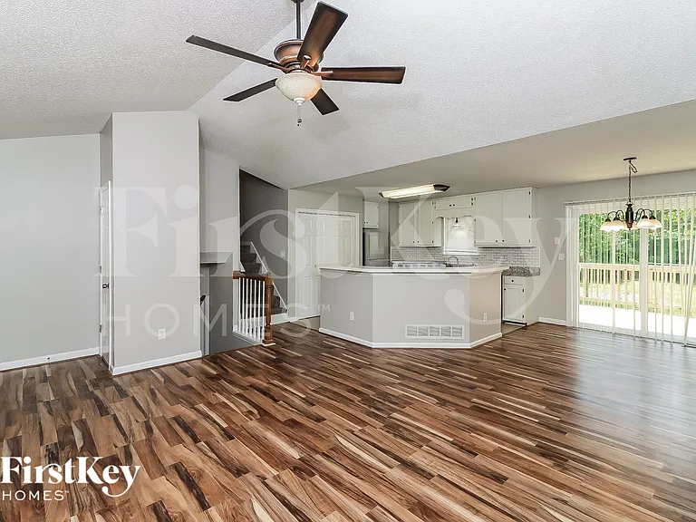 45 Collins Ln — Photo 4