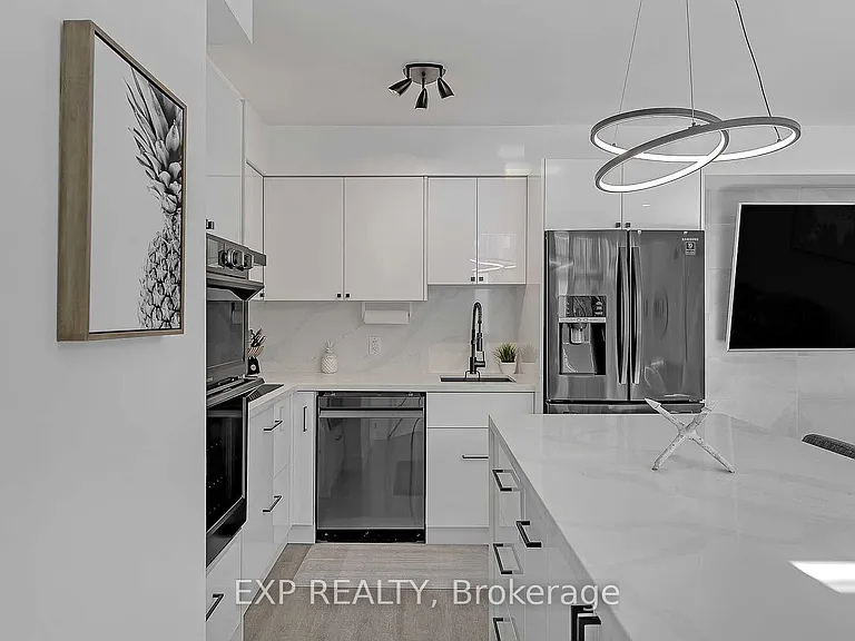 50 E Liberty St #1111 — Photo 10