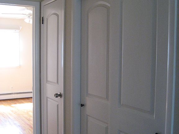 5th image of 106 Chamberlain Ct