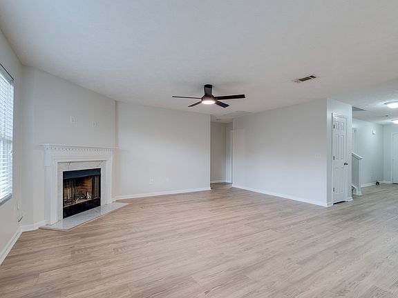 3rd image of 1053 Gannett Rd