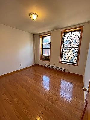 5th image of 19 Eldridge St #15
