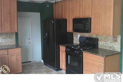 3rd image of 33297 Winchester St