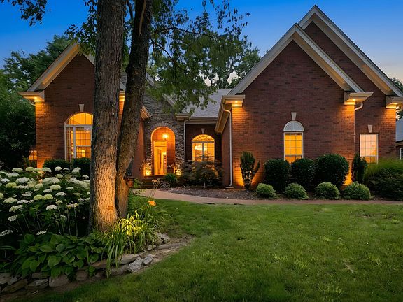 2nd image of 325 Red Feather Ln