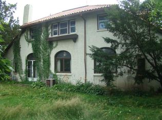 261 Stonegate Rd, Trout Valley, IL 60013