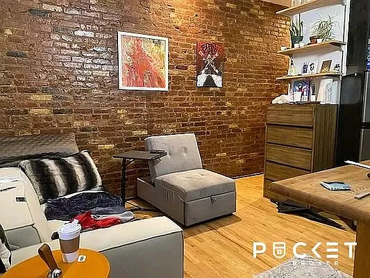 Rented by PocketBroker Inc | media 2