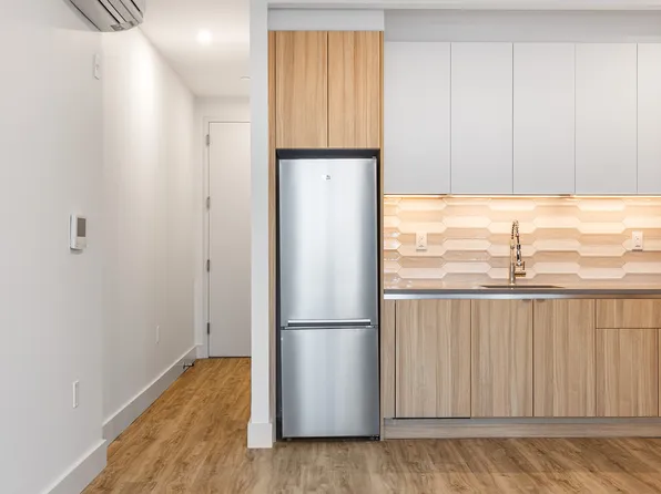 584 Fourth Avenue image 4 of 21