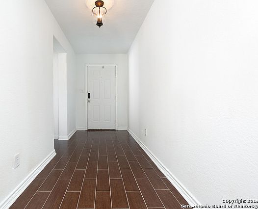 4th image of 7715 Mainland Dr
