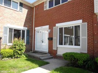 8124 Farnum Ct, Warren, MI 48093