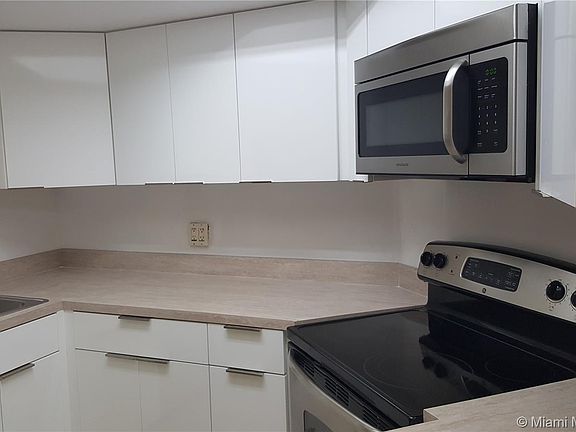 3rd image of 8245 Lake Dr APT 106