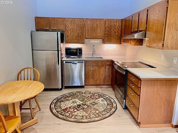 5th image of 13775 SW Scholls Ferry Rd APT 304