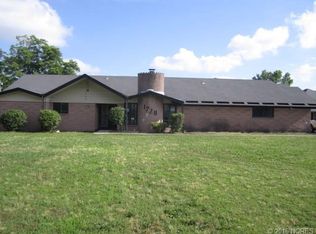 1728 E Mohawk Blvd N, Tulsa, OK 74110