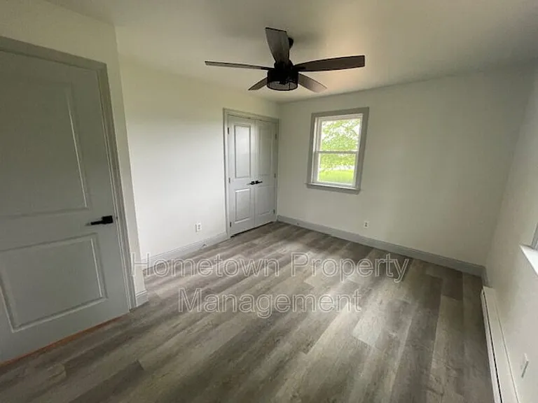 1382 Armstrong Valley Rd — Photo 4