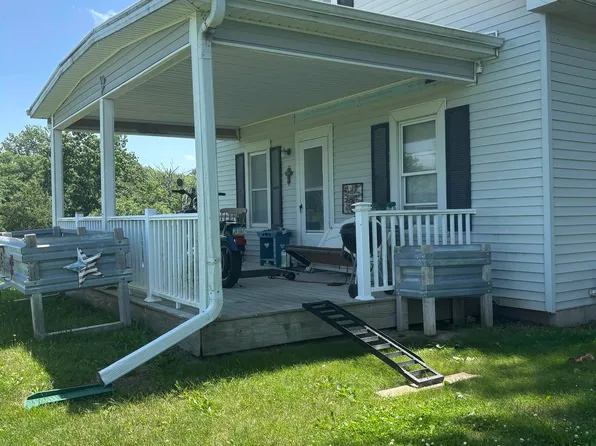 2334 Carbide Ln, Keokuk, IA 52632