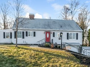 35 Skyline Dr, Farmington, CT 06032