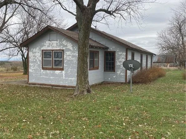 22244 NW 1400th Rd, Garnett, KS 66032