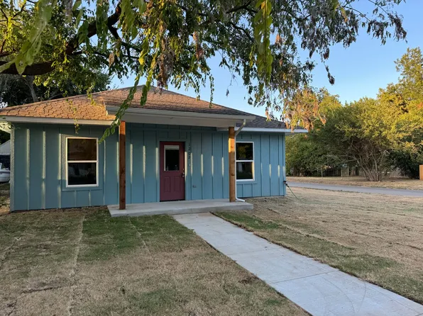 1202 W Iowa Ave, Chickasha, OK 73018