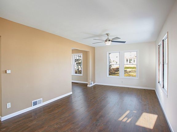 2nd image of 1607 S Saint Joseph St