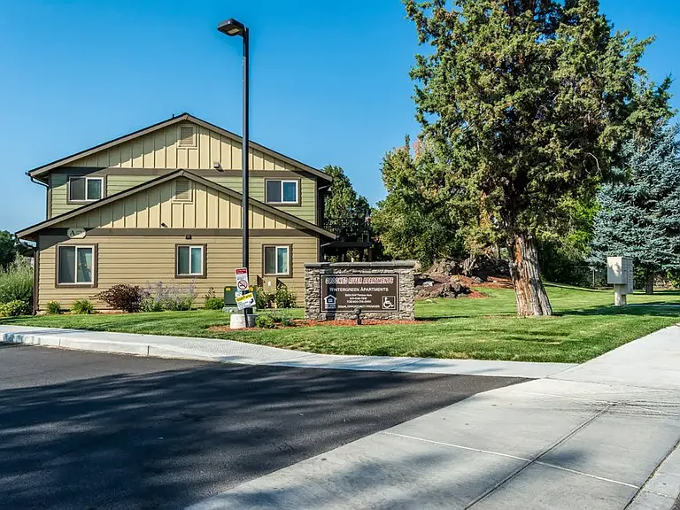 2050 SW Timber Ave — Photo 4