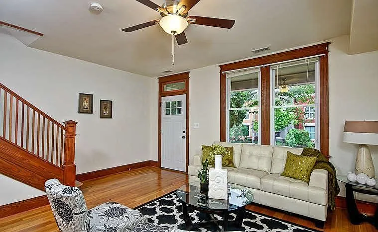 1313 E St NE — Photo 4