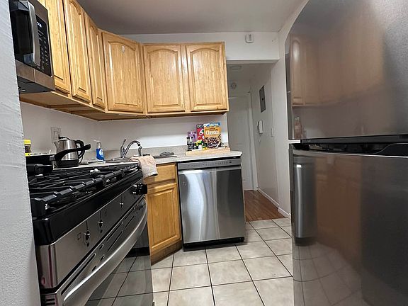 5th image of 322 E 104th St APT 4E