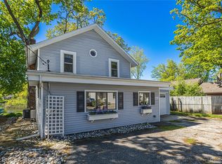 6863 Brightwood Ct, Waterford, MI 48327