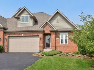 1611 Castle Lawn Ct, Naperville, IL 60565