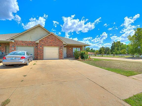 3rd image of 645 Welston Cir