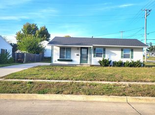 1080 Valleyview Dr, Marion, IA 52302